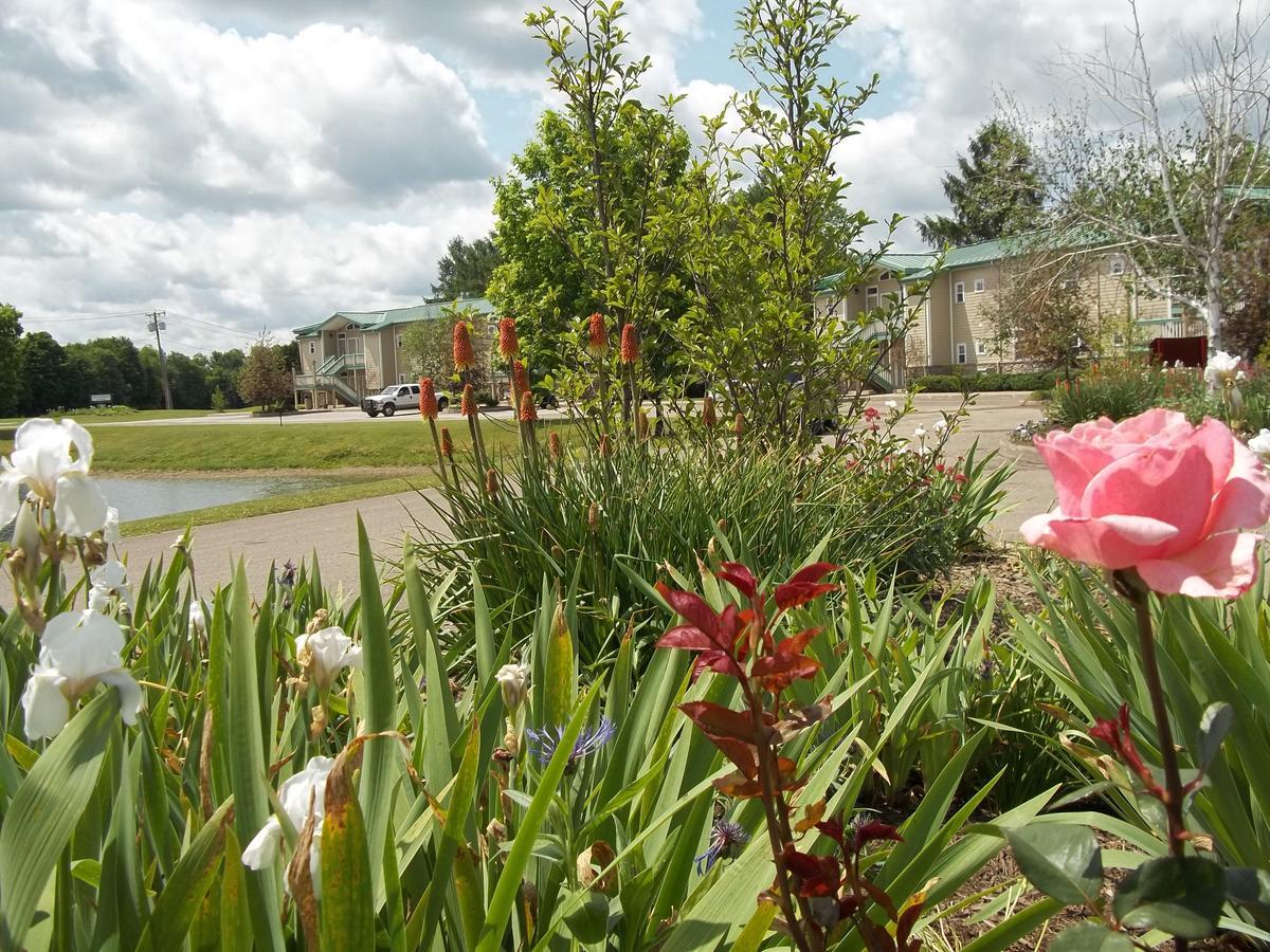Fairway Suites At The Peak French Creek Buitenkant foto